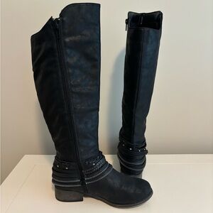 Jelly pop Paragon knee high flat black boot size 6